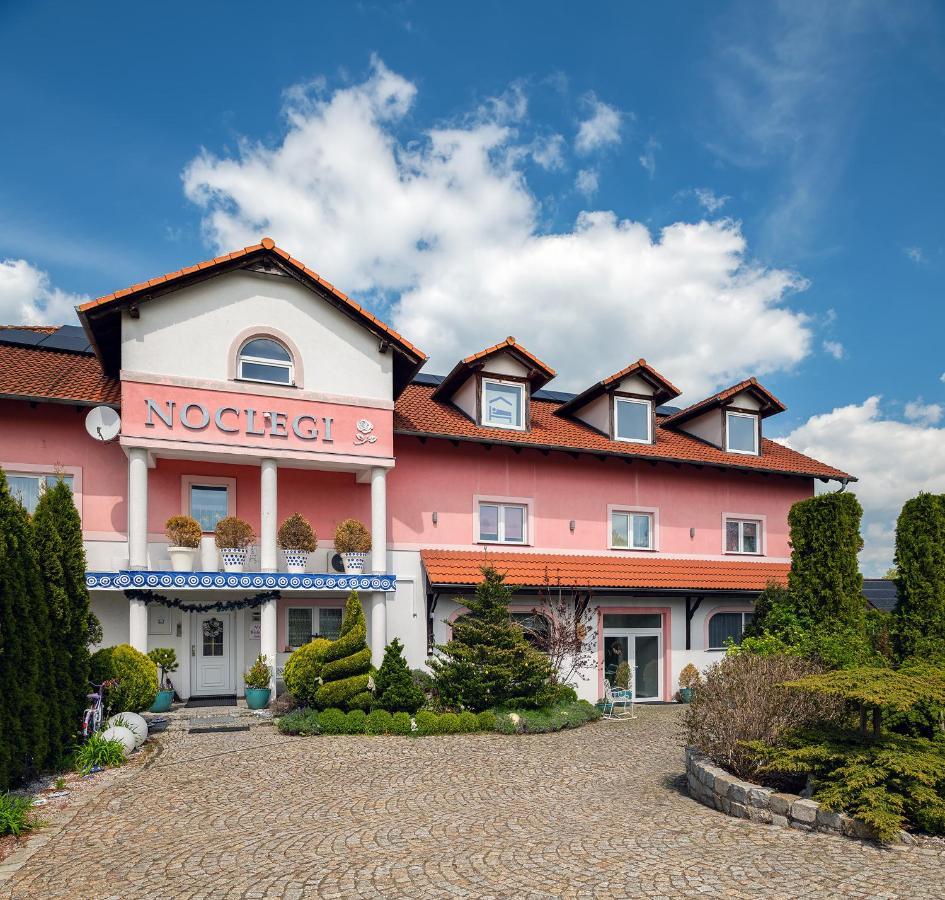 Noclegi Biala Roza Boleslawiec  Exterior photo